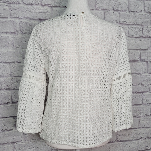 Joe's Collection White Eyelets Blouse 3/4 Bell Sleeve Top Medium - Picture 4 of 6